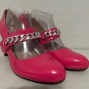 Unbranded Pink heels with sliver chain detail.